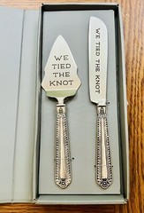 Mud Pie Vintage-Style Two-Piece “We Tied The Knot” Wedding Cake Server Set