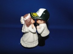 New Green Bay Packers Kissing Bride & Groom Wedding Cake Top figurine with cap