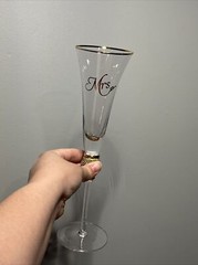 Wedding Champagne Flute – Mr And Mrs Champagne Flute With Gold Rim 2 Pcs