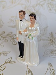 1950 Coast Novelty VFG Co Ceramic Wedding Cake Topper New Old Stock w defect MCM