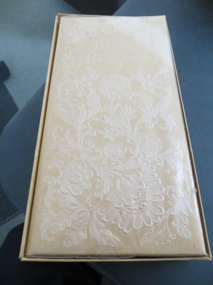 HALLMARK WEDDING PHOTOGRAPH VINTAGE 1969 WHITE CREAM ALBUM WHEN YOU CARE ENOUGH
