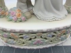 Precious Moments porcelain Bride & Groom arch wedding figurine music box 876143