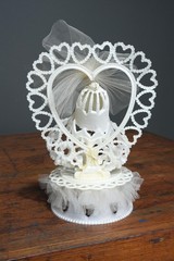 Vintage Art Deco Wedding Topper Sugar Sculpture Groom Bride Bell Lace Stand