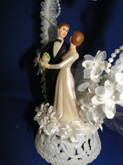 New Elegant Bride & Groom Wedding Cake Top with lacey beaded heart #146