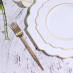 10 WHITE 11″ Baroque PLASTIC DINNER PLATES with Gold Rim Party Event Decorations