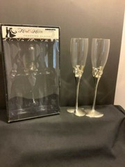 Set of 2 Tall Stemmed Champagne Toasting Glasses Silvertone Hearts Love Wedding