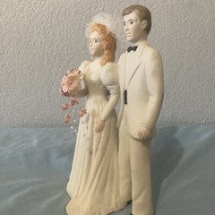 Vintage Ceramic Bride And Groom Wedding Cake Topper 8.5” In Tall 5”In Wide