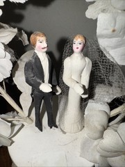 Vintage Wedding Cake Topper Bride Groom Flowers Leaves Lace