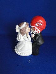 New Kansas City Chiefs Kissing Bride & Groom Wedding Cake Top figurine