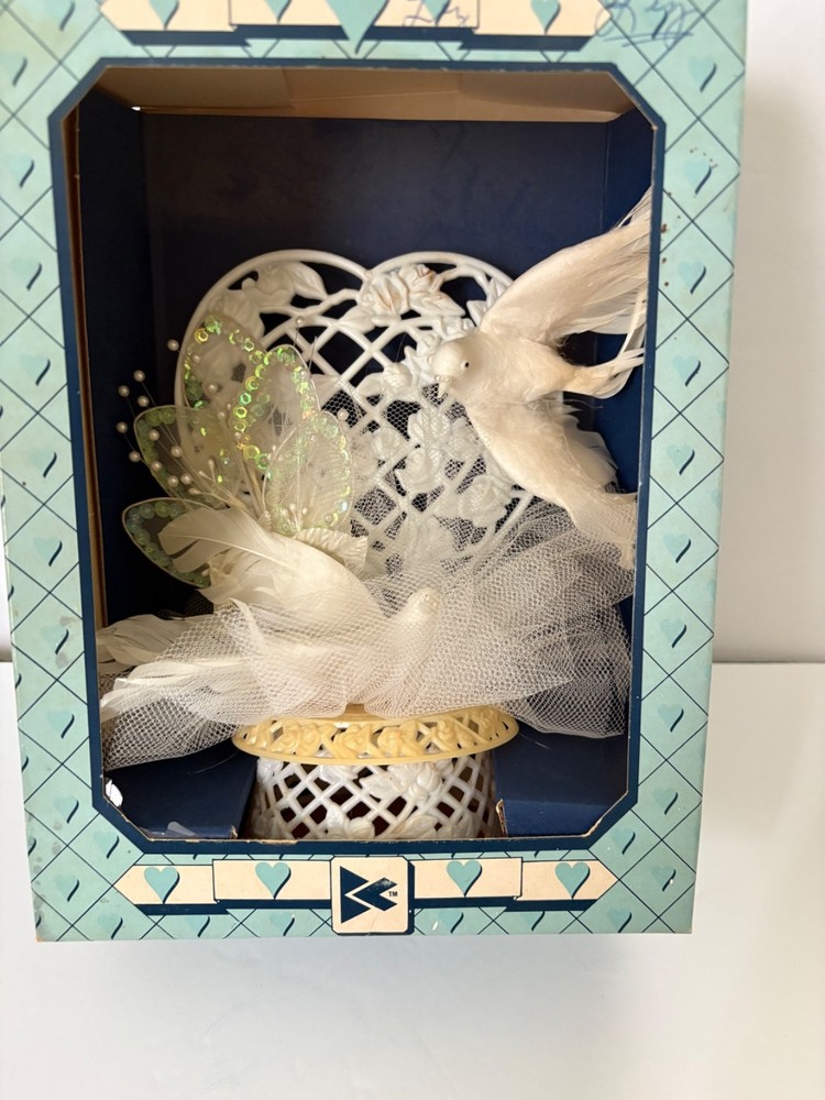 Vintage Bakery Crafts New in Box Wedding Cake Topper with Dove Love Birds