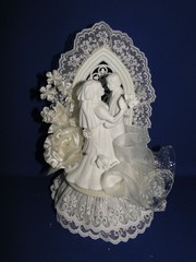 New Vintage White Porcelain Dancing Bridal Couple , Chapel Window Caketop #310