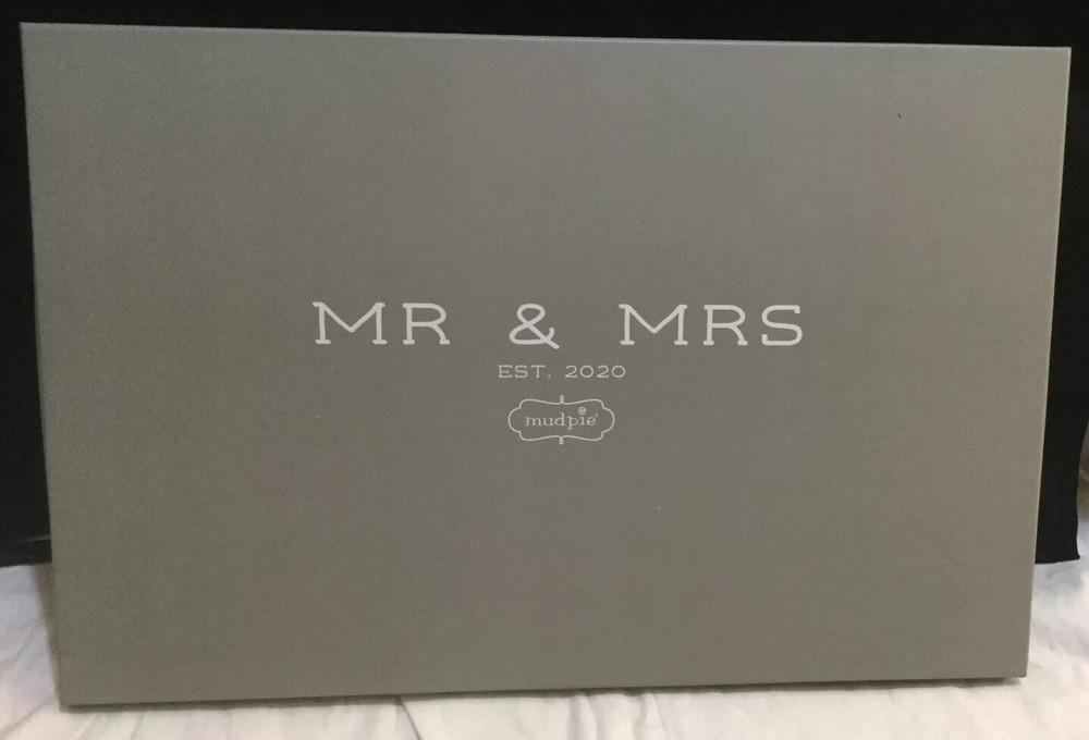 New MUD PIE Mr And Mrs Est 2020 Platter Plate ~ Comes In Mud pie Gift Box ~ USA