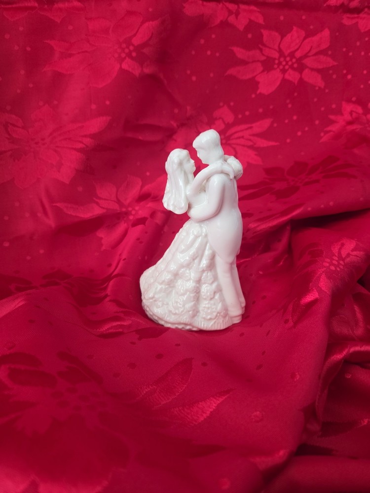 Porcelain Bride And Groom First Dance Wedding Cake Topper Keepsake Figurine