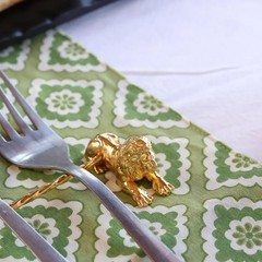 Gold Lion Cutlery Rest – Royal Spoon & Fork Holder | Luxury Dining Decor