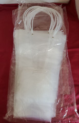Clear Bouquet Bags With Handles ~~(3 )~ Medium 13 in ~( 4 )~ Large ~16 in
