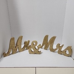 GOLD Glittered Wooden Mr & Mrs Freestanding Wedding Table Display (2 Glue Spots)
