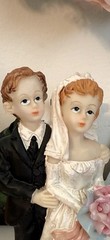 Vintage Shabby Chic Wedding Bride and Groom Resin Wedding Cake Topper 5.5″ Tall