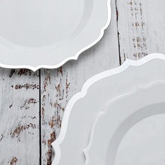 20 WHITE 8″ Round Plastic Dinner Plates SILVER Scalloped Rim Events Wedding