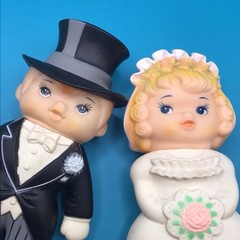 1976 Bride & Groom Wedding Couple Squeak Squeeze Toys Boy & Girl 6” Regent Baby