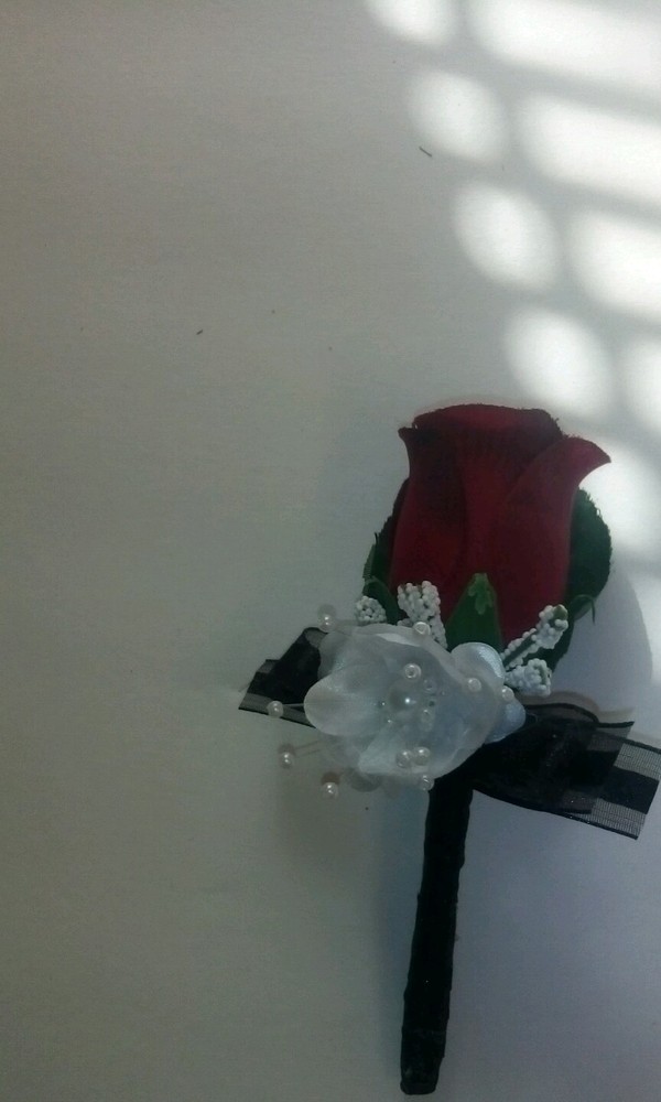 BURGUNDY Black And White Bouquet With Bout.