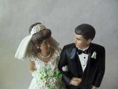 Vtg Wilton Wedding Couple Cake Topper! DARK HAIR! SLIGHTLY OLDER COUPLE! 5″