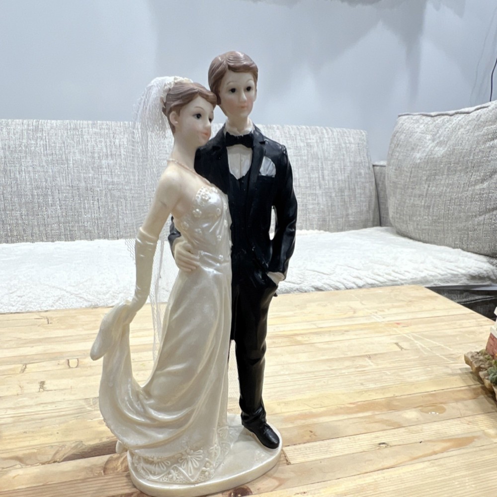Bride and Groom Wedding Cake Topper Figurine White Black Plastic Romantic