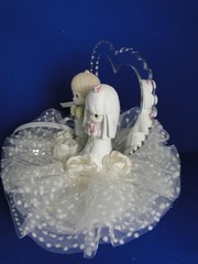 New Precious Moments Bride and Groom Wedding Cake Top / open Heart Mirror #367
