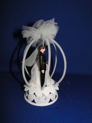 New Vintage Wilton Petite «Diamond Crown» , black tux Wedding CakeTop, 104-41514