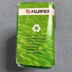 Fujifilm Quick Snap Waterproof 27 exp. 35mm Camera 800 film Disposable ￼