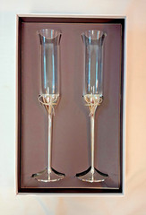 Two Vera Wang Wedgwood Silver Love Knots Bows Toasting Crystal Champagne Flutes