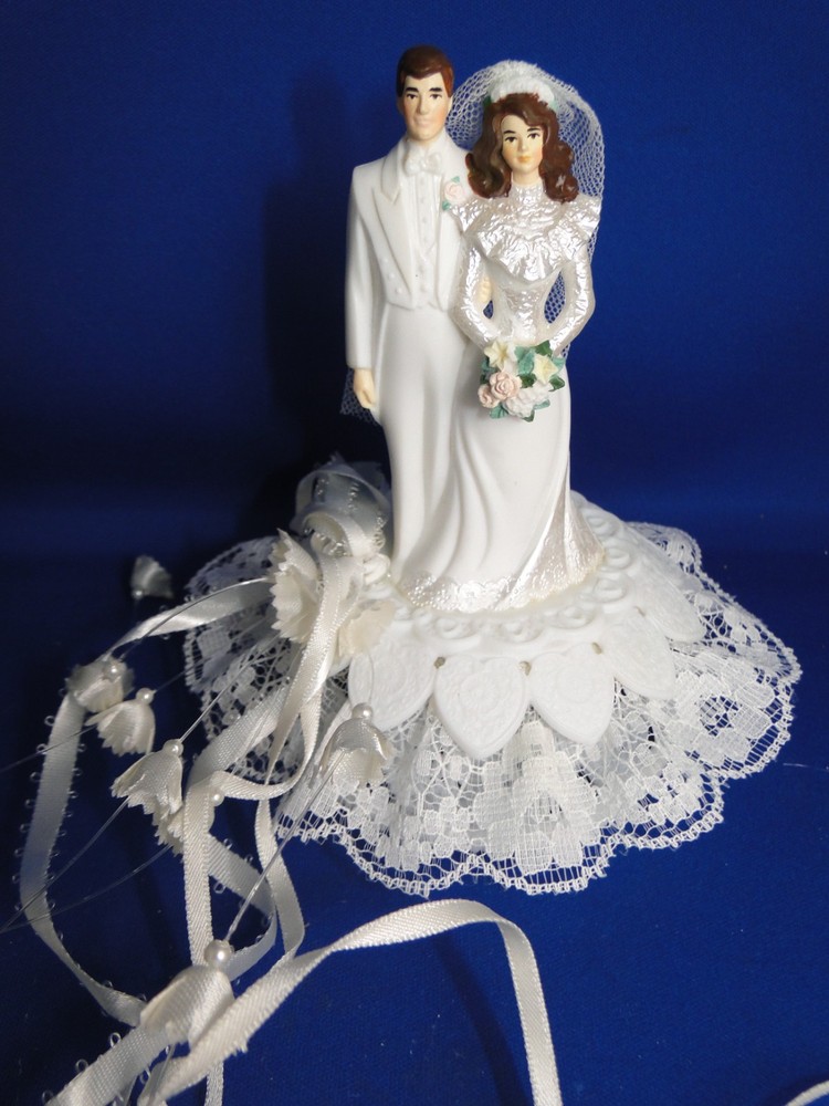 New Vintage Wilton Petite «Romance» Wedding Cake Top, white tux, 104-941