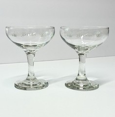 Vintage Bride and Groom Wedding Champagne/Wine Toasting Glasses