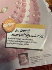 Vintage Wilton 1998 10″ Scalloped Edge White Separator Plates Set, Baking NEW