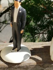 2 PAIRS VINTAGE 1947 WEDDING CAKE TOPPERS BRIDE / GROOM COAST NOVELTY CHALKWARE