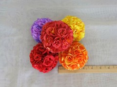 Lot of 5 3″D mini open roses kissing balls multicolor, plate included