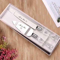 Elegantly Engraved Mr & Mrs Wedding Cake Knife Set – Timeless Silver Classic