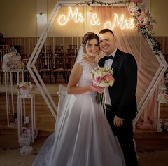 25×7 Inches Mr and Mrs LED Neon Sign – Perfect for Wedding & Reception Decor
