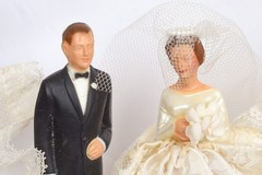 1950s Vtg Hartland Plastics Bride/Groom 10″ Wedding Cake Topper & Bridesmaid (R)