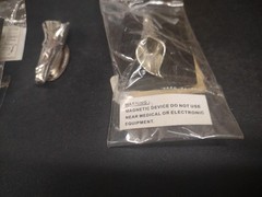 Silvery Metal Calla Lily Bout Magnet, Attach Boutonniere w/o Pins «Vine Silver»