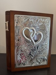 Lenox Wedding Promises Heart Wooden Book Shelf Photo Album Holds 160 Photos
