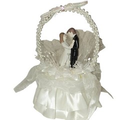 Vintage Traditional Bride And Groom White Lacy Flowers Faux Pearl Cake Topper
