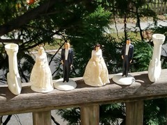 2 PAIRS VINTAGE 1947 WEDDING CAKE TOPPERS BRIDE / GROOM COAST NOVELTY CHALKWARE