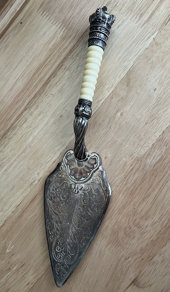 Silver Plate PIE/CAKE SERVER, Engraved With Leaves, Has A Crown On End Of Handle