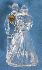 Cristal d’Arques 24% Lead Crystal Bride and Groom Wedding Cake Topper Figurine