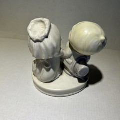 Vtg Hand Painted Porcelain Bride And Groom Holding Hands Figurine/ Cake Topper