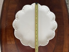 Ceramic Cake Pedestal Stand With Scalloped Edges