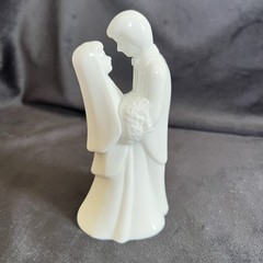 Vintage White Porcelain Wedding Cake Topper Bride Groom Romantic Figurine 5.5”