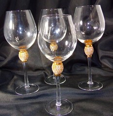 Set of 4 Wine glasses , Gold Crystal diamond Ball on The stem & Clear Trim.