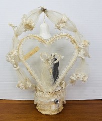 VTG BRIDE GROOM 1950s WEDDING CAKE TOPPER White Lace Bell MCM Light Marriage