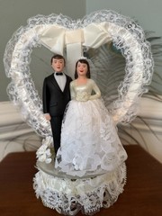 VTG Wedding Cake Topper Bride and Groom Figurine with Lace Heart and Garter